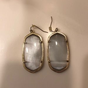 gray kendra scott danielle earrings